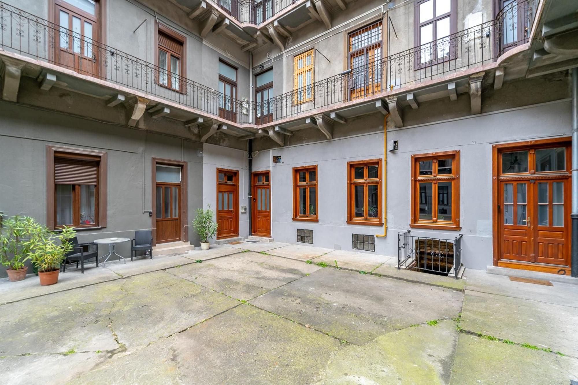City Center Loft Haven: Modern Elegance Budapest Exteriör bild